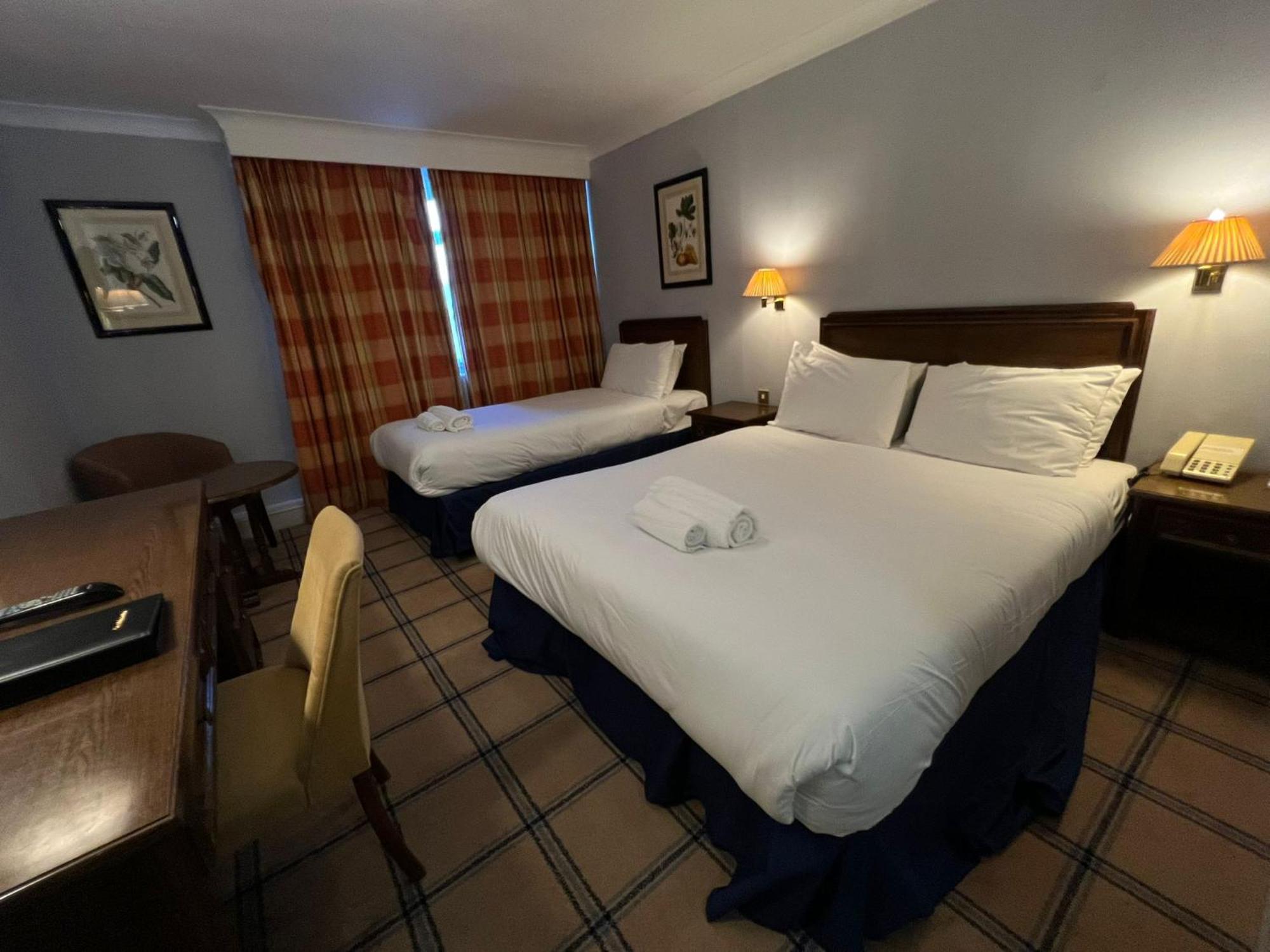 Roebuck Inn Stevenage Eksteriør bilde